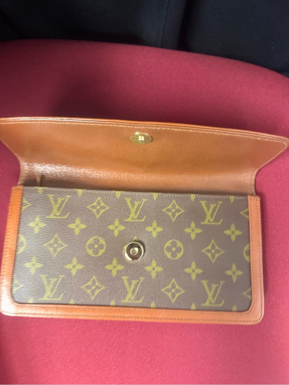 Authenticated Louis Vuitton Vintage Pochette Dame PM Clutch - Picture 6 of 16